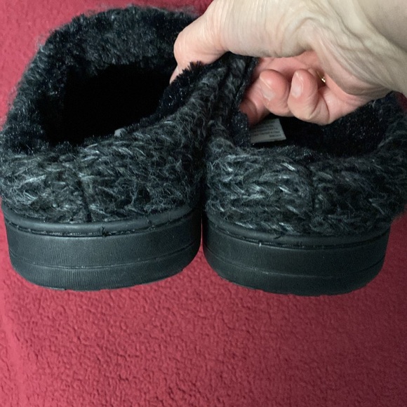 Dearfoams slippers. Black size large US 9-10 - Picture 2 of 5